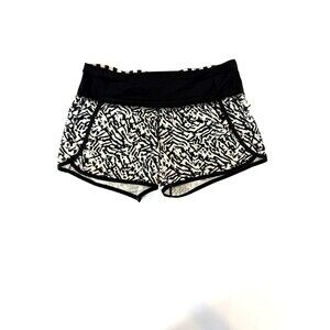 Lululemon Speed Short Size 6 Black White Print Running Athletic Gym Shorts
